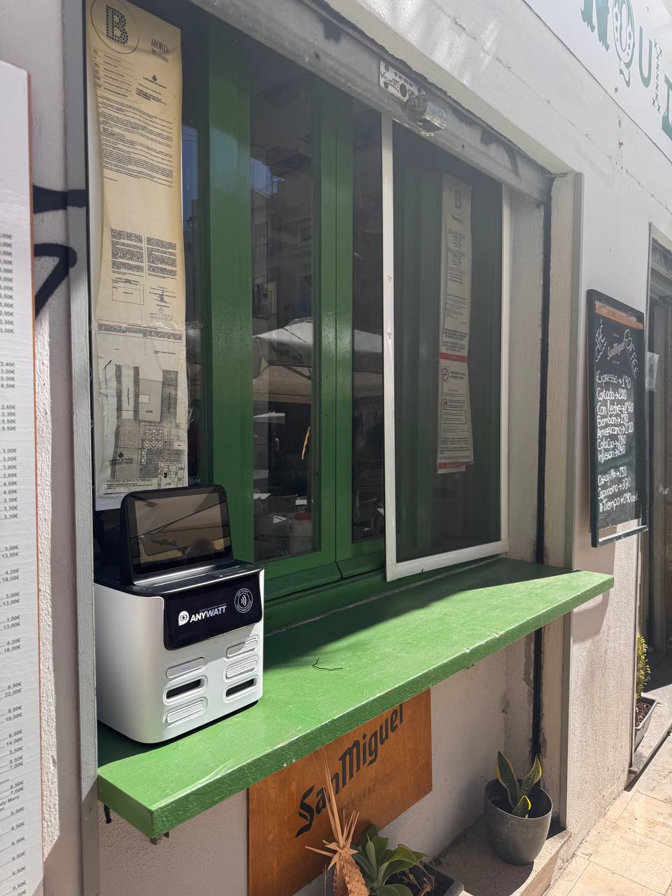 Noleggio power bank a Blanquita Bar, Valencia